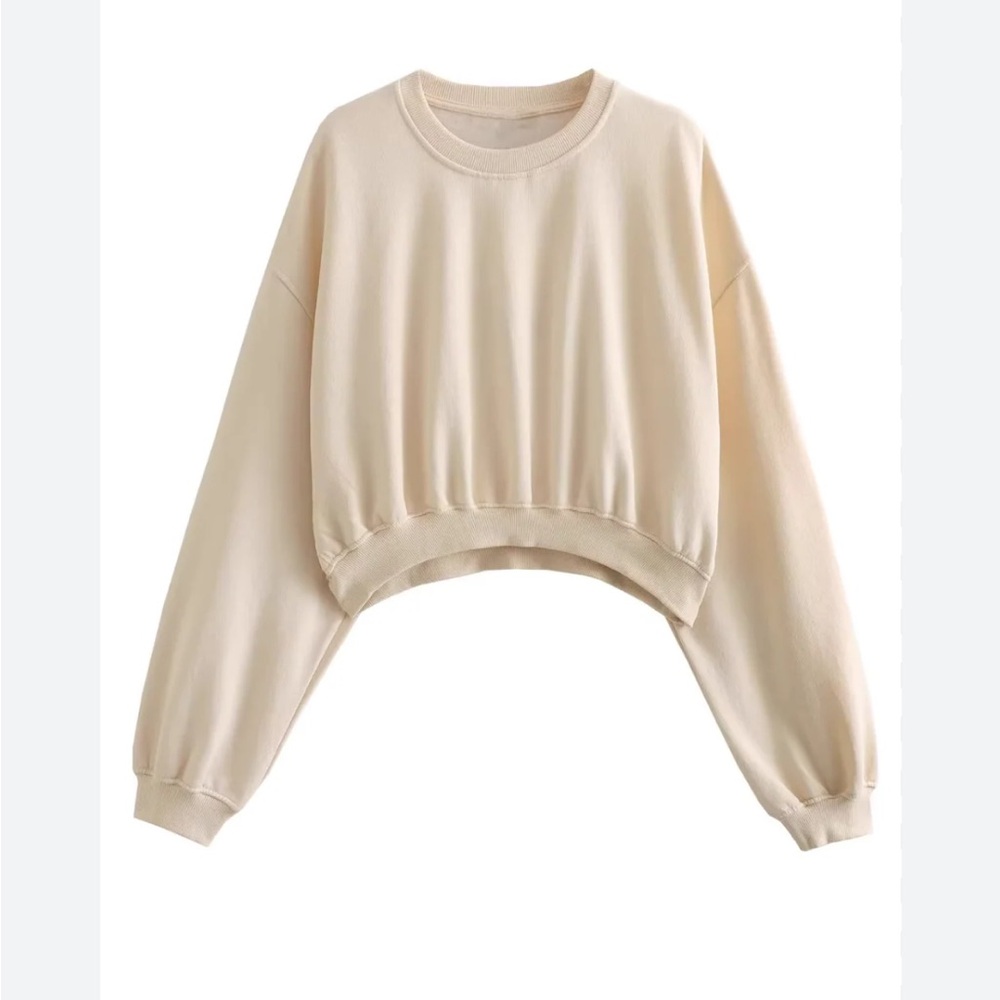 Goodnight Macaroon Hazel Cropped Basic Crewneck Sweatshirt Beige